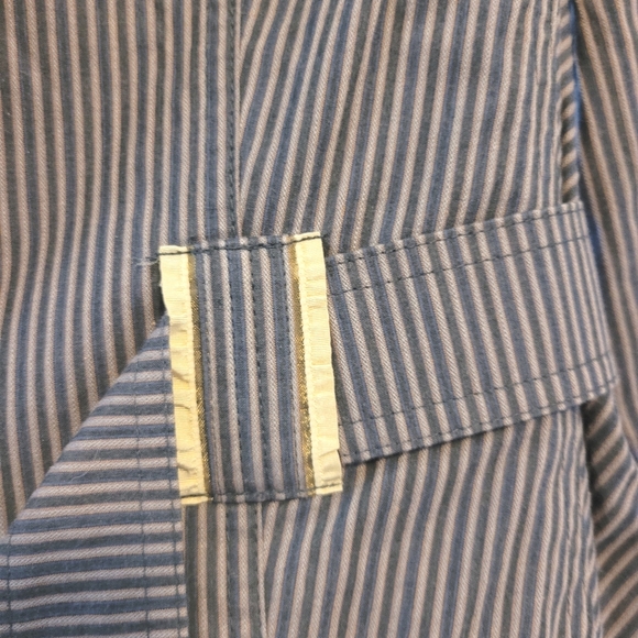 APOSTROPHE WOMENS SIZE 8 GRAY STRIPED STRUCTURED BLAZER-TIES IN THE FRONT - Picture 2 of 15